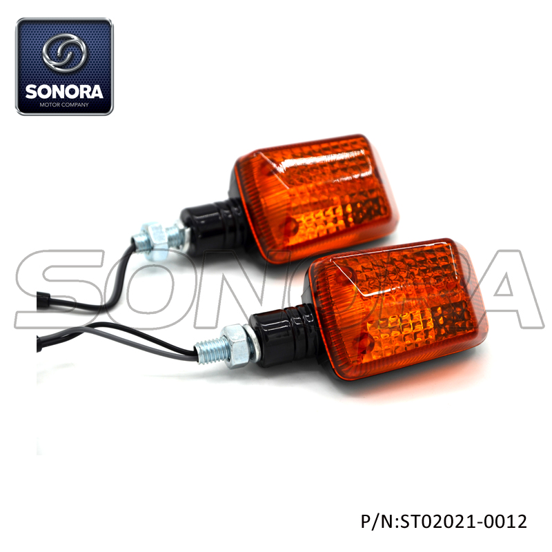 ST02021-0012 Plastic Shell, Bulb E-mark Bulb Light (1) ST02021-0012 Carcasa de plástico, bombilla Luz de bombilla con marca E (1)