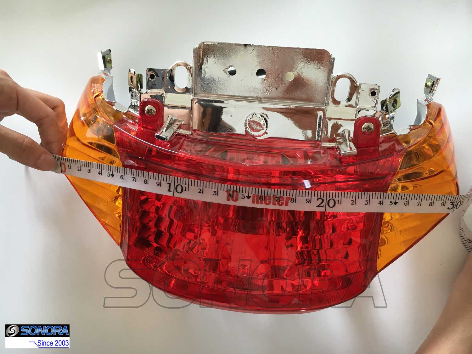 Luz trasera de scooter Roketa